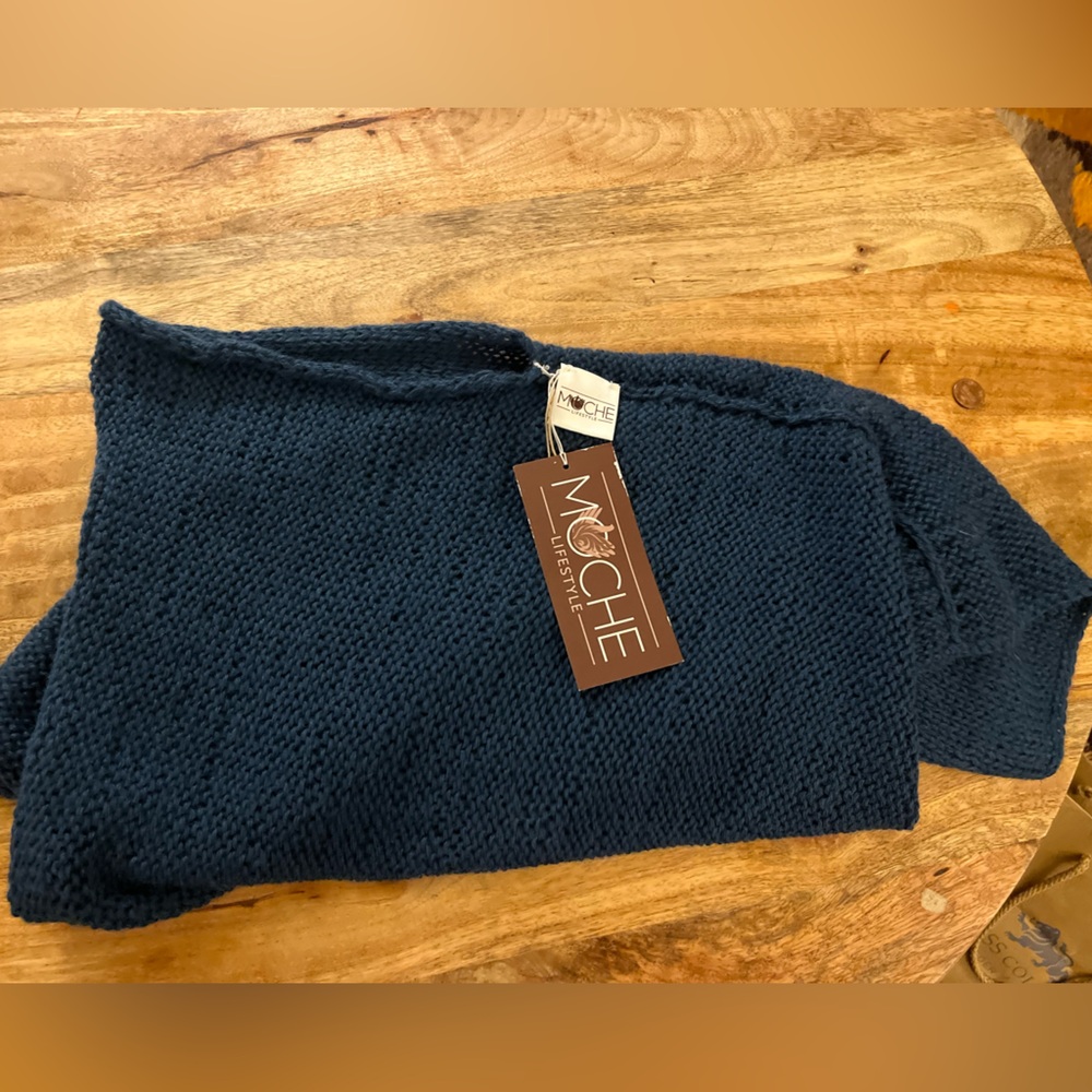 Moche Lifestyle Navy Knit Poncho Scarf